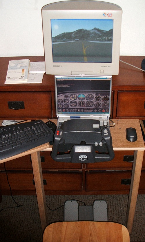 Initial home cockpit in Alaska, circa 2006-2007